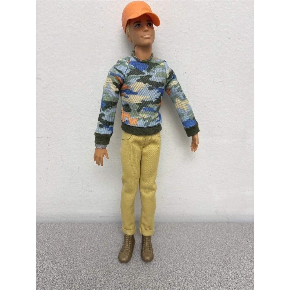 Mattel Barbie Ken Fashionistas Lot of 5 Dolls With Outfits, Shoes, Accessories